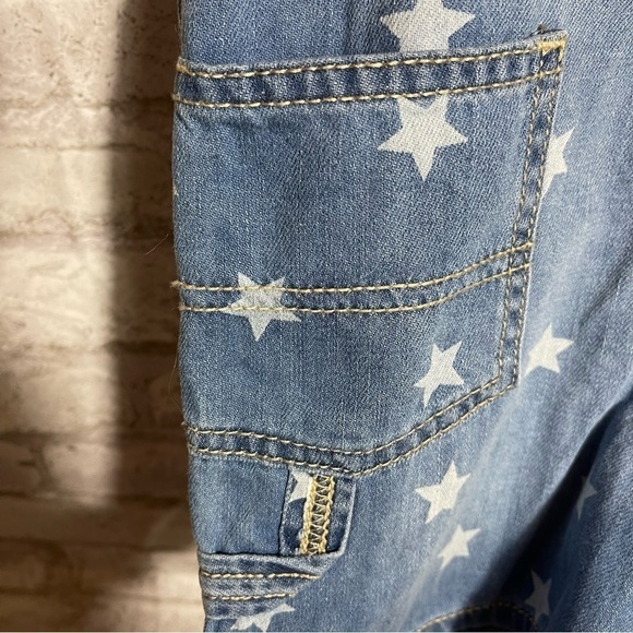 Oshkosh B’gosh Shortalls Kid’s Sz‎ 2T Denim with Stars Carpenter NEW - Picture 8 of 10